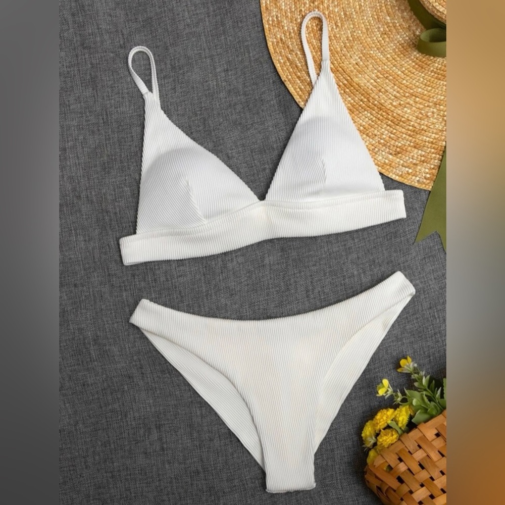 NNW- Rib Triangle Bikini Swimsuit. (M)